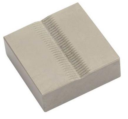 V-jaw groove face — for round cylindrical specimens