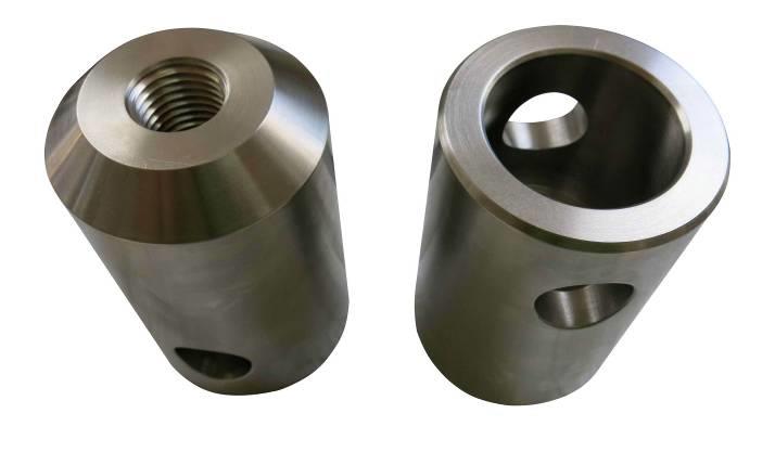 Female bore to female internal thread adapter